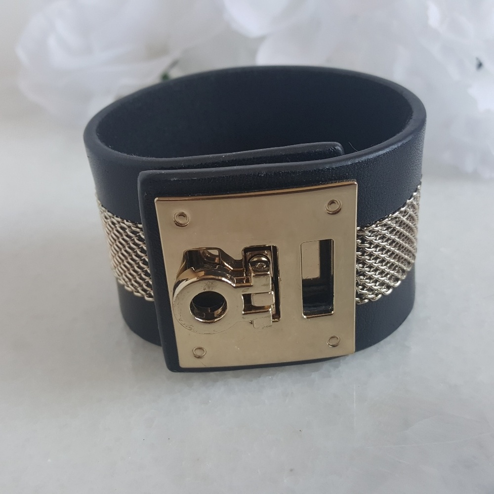 ✔Leather Flip Lock Wrap Bracelet